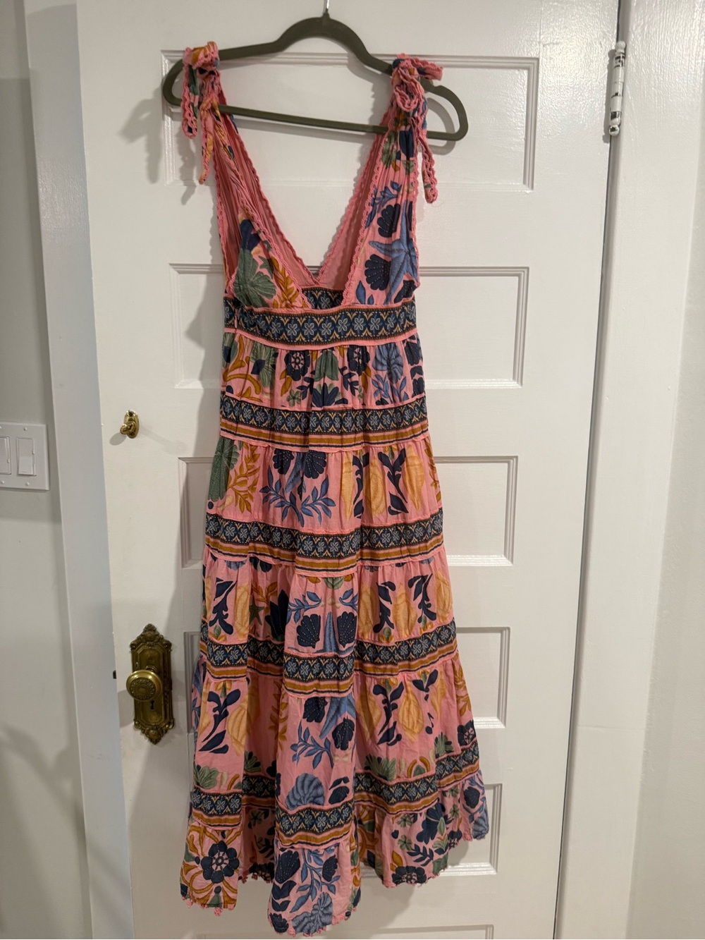 FARM RIO Seashell Tapestry Pink Midi-Dress - Picture 7 of 7